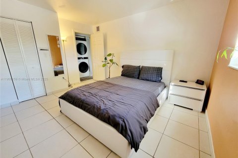 Condominio en venta en Pinecrest, Florida, 2 dormitorios, 74.79 m2 № 1951946 - foto 14