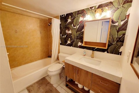 Condominio en venta en Pinecrest, Florida, 2 dormitorios, 74.79 m2 № 1951946 - foto 18