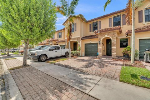 Adosado en venta en Homestead, Florida, 3 dormitorios, 145.39 m2 № 2281369 - foto 2