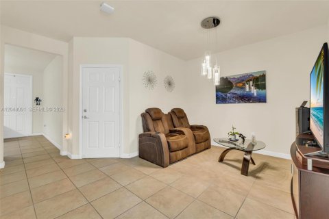 Adosado en venta en Homestead, Florida, 3 dormitorios, 145.39 m2 № 2281369 - foto 9