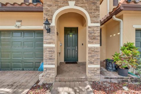 Adosado en venta en Homestead, Florida, 3 dormitorios, 145.39 m2 № 2281369 - foto 4