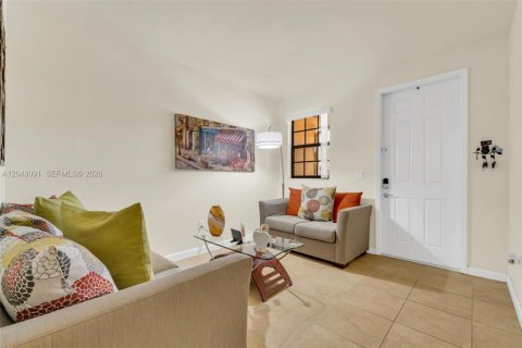 Adosado en venta en Homestead, Florida, 3 dormitorios, 145.39 m2 № 2281369 - foto 6