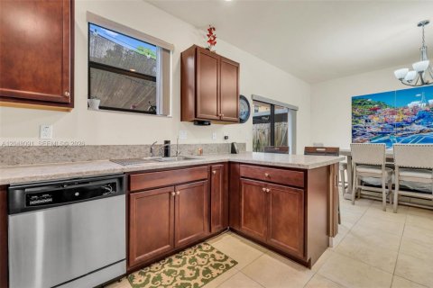 Adosado en venta en Homestead, Florida, 3 dormitorios, 145.39 m2 № 2281369 - foto 21