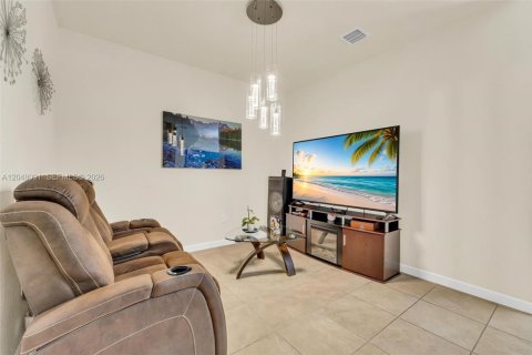 Adosado en venta en Homestead, Florida, 3 dormitorios, 145.39 m2 № 2281369 - foto 8