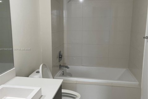 Copropriété à louer à Miami, Floride: 49.33 m2 № 1998354 - photo 13