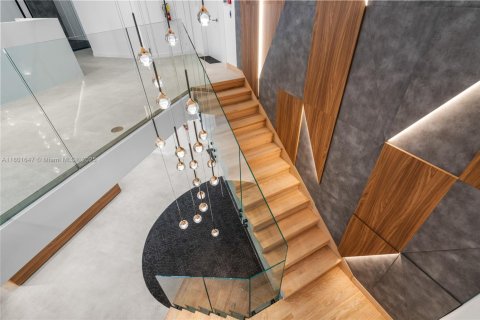 Commercial property in Miami, Florida № 1936170 - photo 3