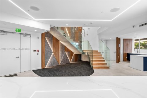 Commercial property in Miami, Florida № 1936170 - photo 7