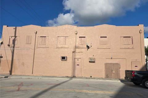 Propiedad comercial en venta en Miami, Florida № 1738372 - foto 3