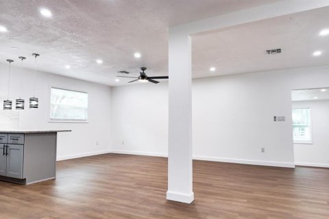 Villa ou maison à louer à Citra, Floride: 3 chambres, 136.01 m2 № 2381087 - photo 3