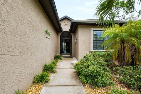 Villa ou maison à vendre à Rotonda, Floride: 3 chambres, 157.28 m2 № 2402861 - photo 5