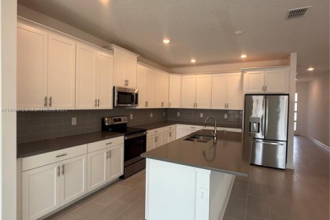 House in Davenport, Florida 6 bedrooms № 1865398 - photo 10