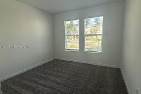 House in Davenport, Florida 6 bedrooms № 1865398 - photo 3