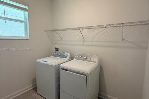 House in Davenport, Florida 6 bedrooms № 1865398 - photo 6