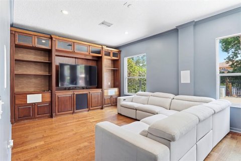 House in Lake Mary, Florida 6 bedrooms, 273.69 sq.m. № 2097221 - photo 9