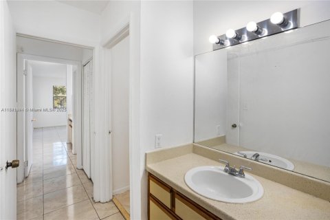 Купить кондоминиум в Мирамар, Флорида 2 спальни, 100.71м2, № 1958533 - фото 13