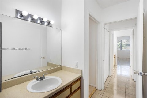 Купить кондоминиум в Мирамар, Флорида 2 спальни, 100.71м2, № 1958533 - фото 19