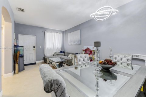 Condo in Homestead, Florida, 3 bedrooms № 1941125 - photo 13