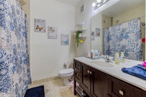 Condo in Homestead, Florida, 3 bedrooms № 1941125 - photo 8