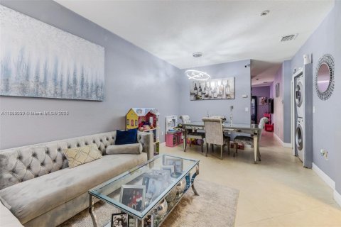 Condo in Homestead, Florida, 3 bedrooms № 1941125 - photo 18