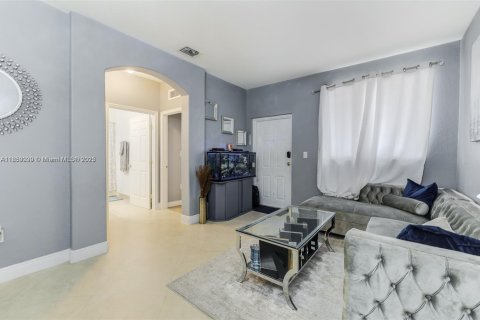 Condo in Homestead, Florida, 3 bedrooms № 1941125 - photo 16