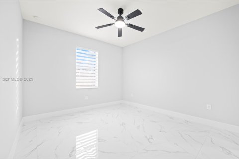 Купить виллу или дом в Лихай-Эйкерс, Флорида 3 спальни, № 1991470 - фото 13