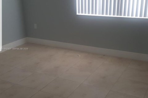 Townhouse in Miami, Florida 3 bedrooms, 95.32 sq.m. № 1991367 - photo 3