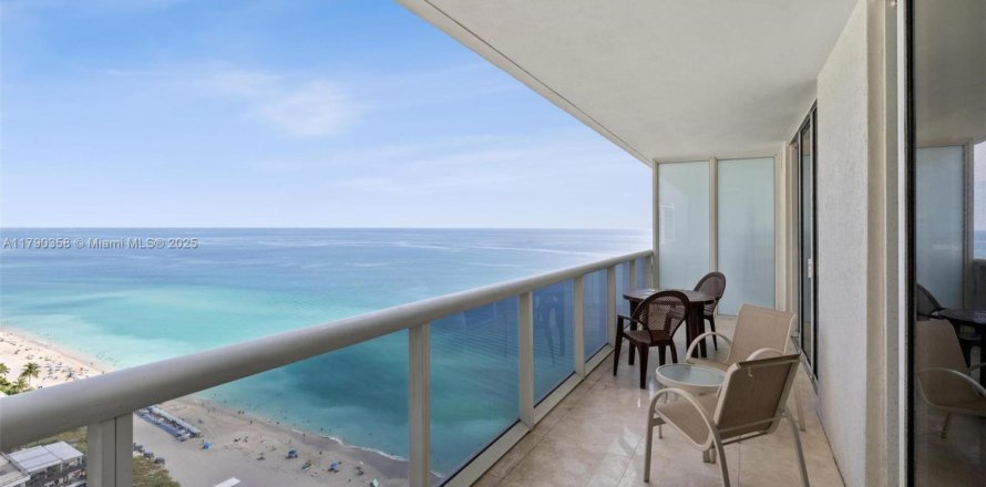 Condo à Hallandale Beach, Floride, 2 chambres № 1652601