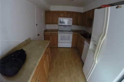 Condo in Sunny Isles Beach, Florida, 1 bedroom  № 2056131 - photo 10