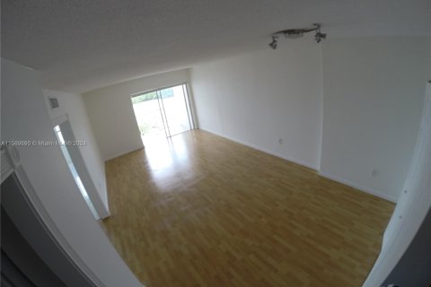 Condo in Sunny Isles Beach, Florida, 1 bedroom  № 2056131 - photo 2