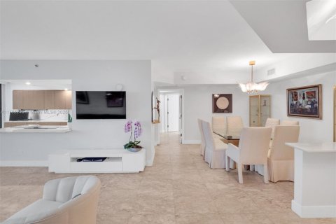 Condominio en venta en Aventura, Florida, 2 dormitorios, 146.79 m2 № 1627116 - foto 10