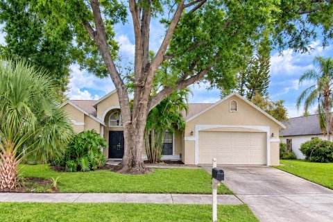 Casa en Brandon, Florida 3 dormitorios, 183.11 m2 № 2379093