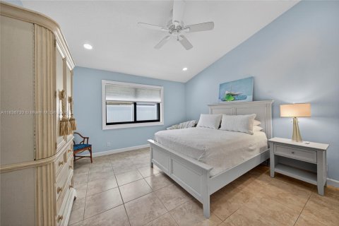 House in Aventura, Florida 2 bedrooms, 93.46 sq.m. № 1842385 - photo 25