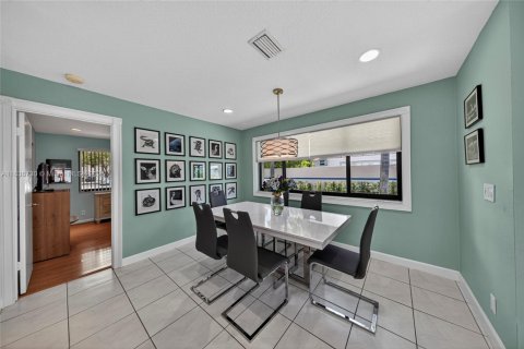 House in Aventura, Florida 2 bedrooms, 93.46 sq.m. № 1842385 - photo 21