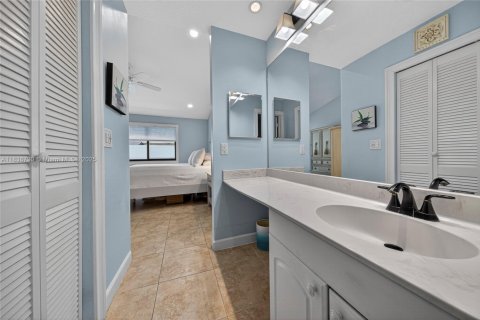 House in Aventura, Florida 2 bedrooms, 93.46 sq.m. № 1842385 - photo 30