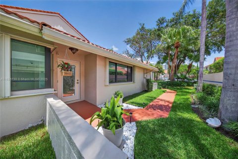 House in Aventura, Florida 2 bedrooms, 93.46 sq.m. № 1842385 - photo 5