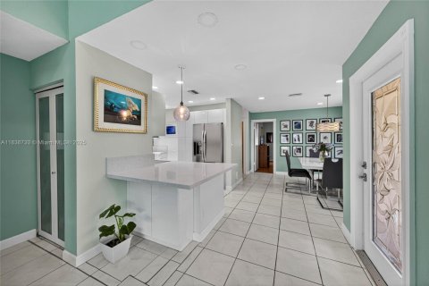 House in Aventura, Florida 2 bedrooms, 93.46 sq.m. № 1842385 - photo 13