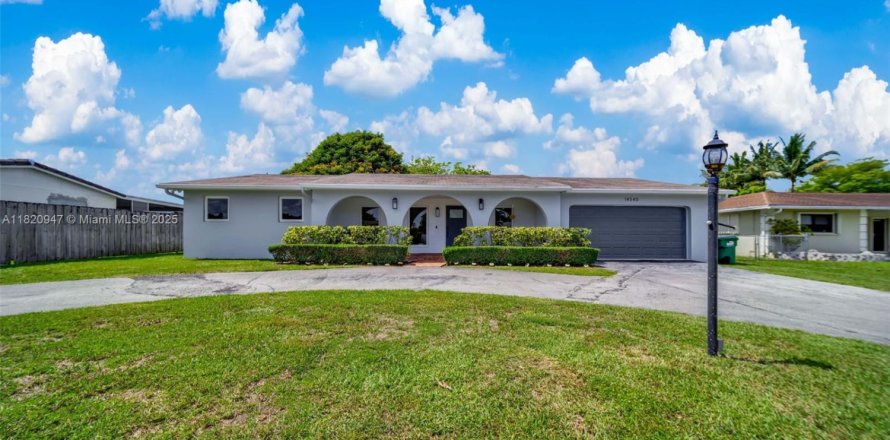 Casa en Miami, Florida 3 dormitorios, 184.32 m2 № 1781890