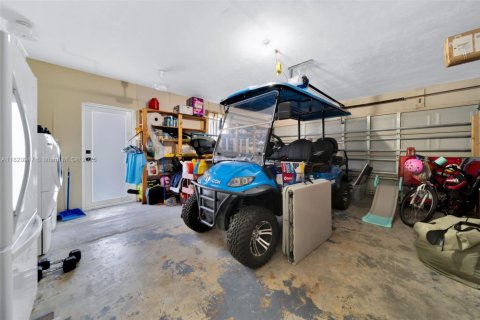 Casa en venta en Miami, Florida, 3 dormitorios, 184.32 m2 № 1781890 - foto 27