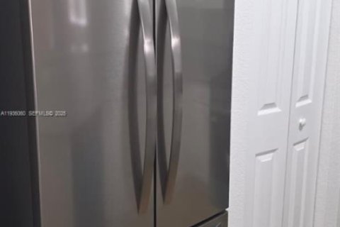 House in Tamarac, Florida 2 bedrooms, 132.66 sq.m. № 1994700 - photo 24