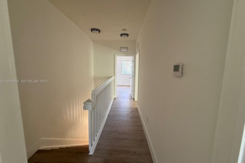 House in Tamarac, Florida 2 bedrooms, 132.66 sq.m. № 1994700 - photo 21