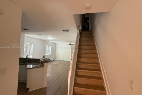 House in Tamarac, Florida 2 bedrooms, 132.66 sq.m. № 1994700 - photo 13