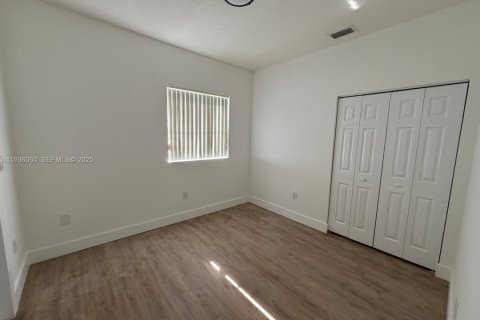 House in Tamarac, Florida 2 bedrooms, 132.66 sq.m. № 1994700 - photo 7