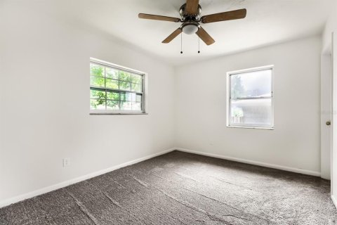 House in Spring Hill, Florida 3 bedrooms, 135.08 sq.m. № 2258250 - photo 15