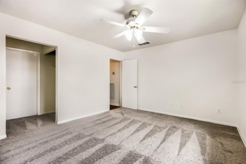 House in Spring Hill, Florida 3 bedrooms, 135.08 sq.m. № 2258250 - photo 19