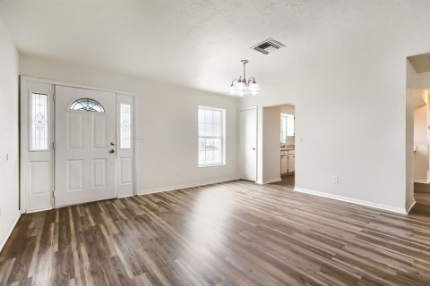 House in Spring Hill, Florida 3 bedrooms, 135.08 sq.m. № 2258250 - photo 6
