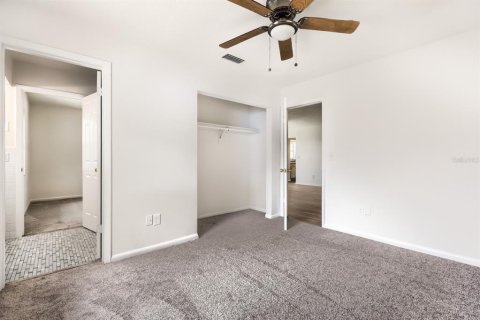 House in Spring Hill, Florida 3 bedrooms, 135.08 sq.m. № 2258250 - photo 17