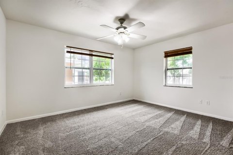 House in Spring Hill, Florida 3 bedrooms, 135.08 sq.m. № 2258250 - photo 18
