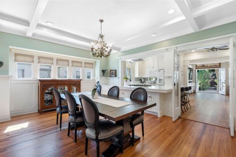 House in Tampa, Florida 6 bedrooms, 396.69 sq.m. № 1836920 - photo 18