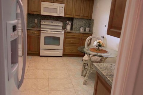 Купить кондоминиум в Хиллсборо-Бич, Флорида 3 комнаты, 123.56м2, № 2245222 - фото 16