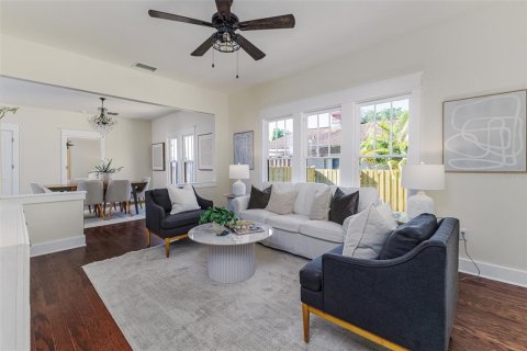 House in Lakeland, Florida 3 bedrooms, 122.91 sq.m. № 1657144 - photo 3